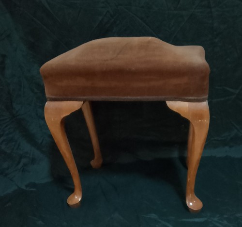 Sgabello legno vittoriano - in,