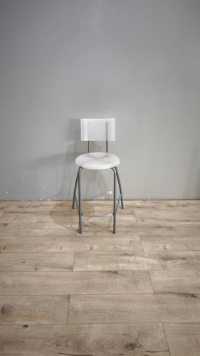 91832 sgabello con struttura - con,